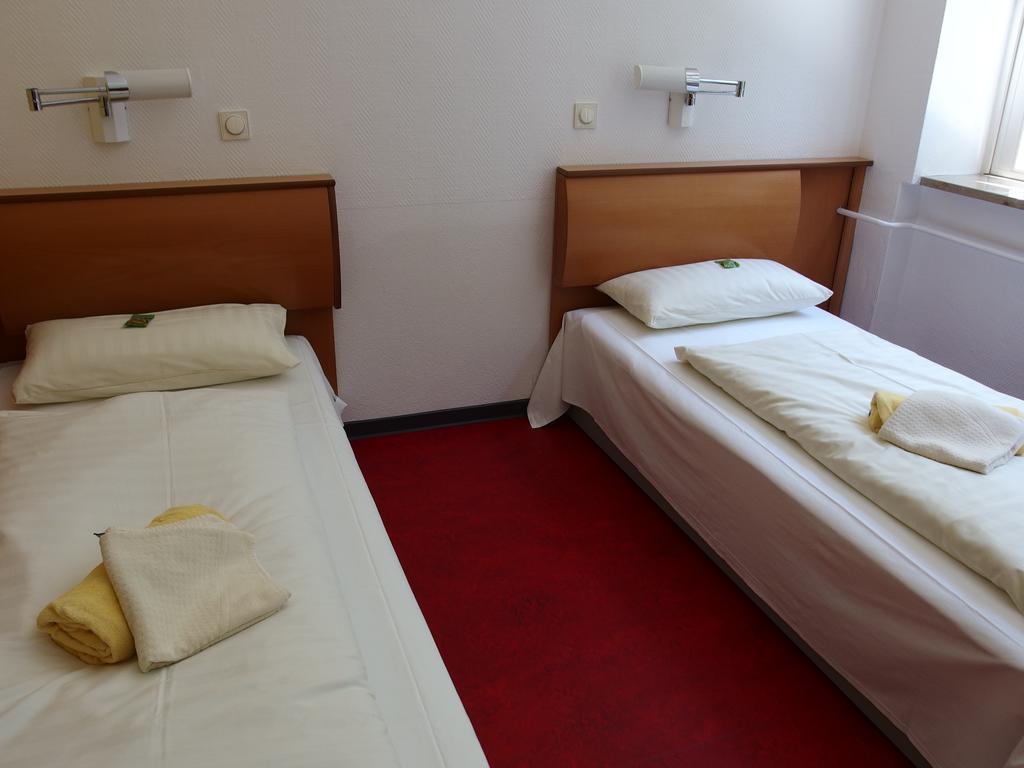Bed and Breakfast Seminarhaus Europaeische Akademie à Waren  Extérieur photo